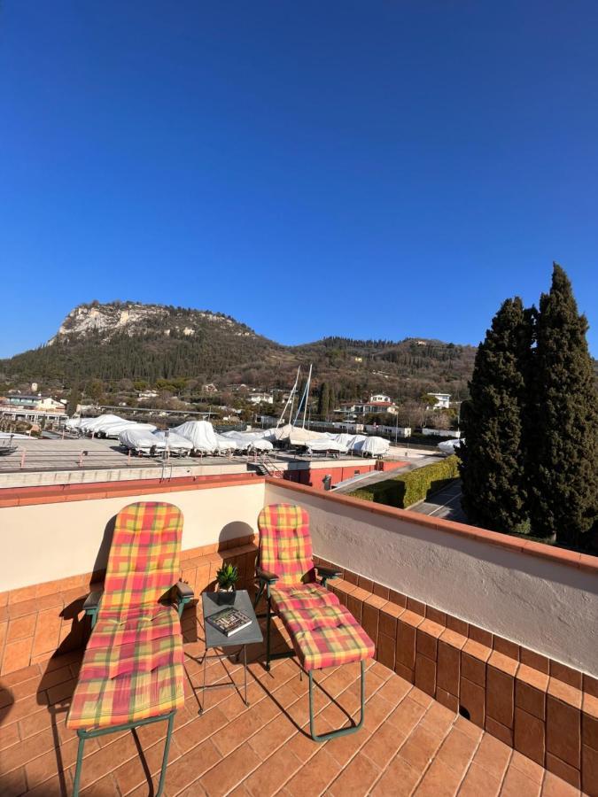 Apartament Favola Bella The Panoramic Penthouse Bardolino Zewnętrze zdjęcie