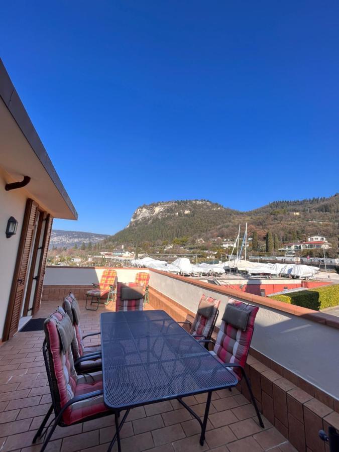 Apartament Favola Bella The Panoramic Penthouse Bardolino Zewnętrze zdjęcie